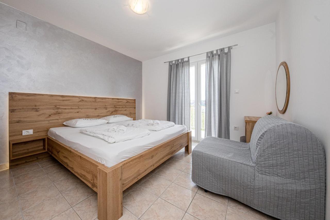 Apartmani Ana & Milo Lopar Esterno foto